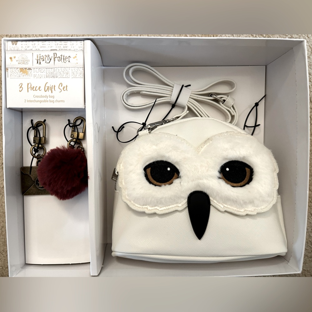 Harry Potter Hedwig Owl Crossbody bag and key chain gift set BNIB